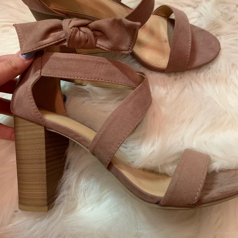Lauren Conrad mauve/nude heels